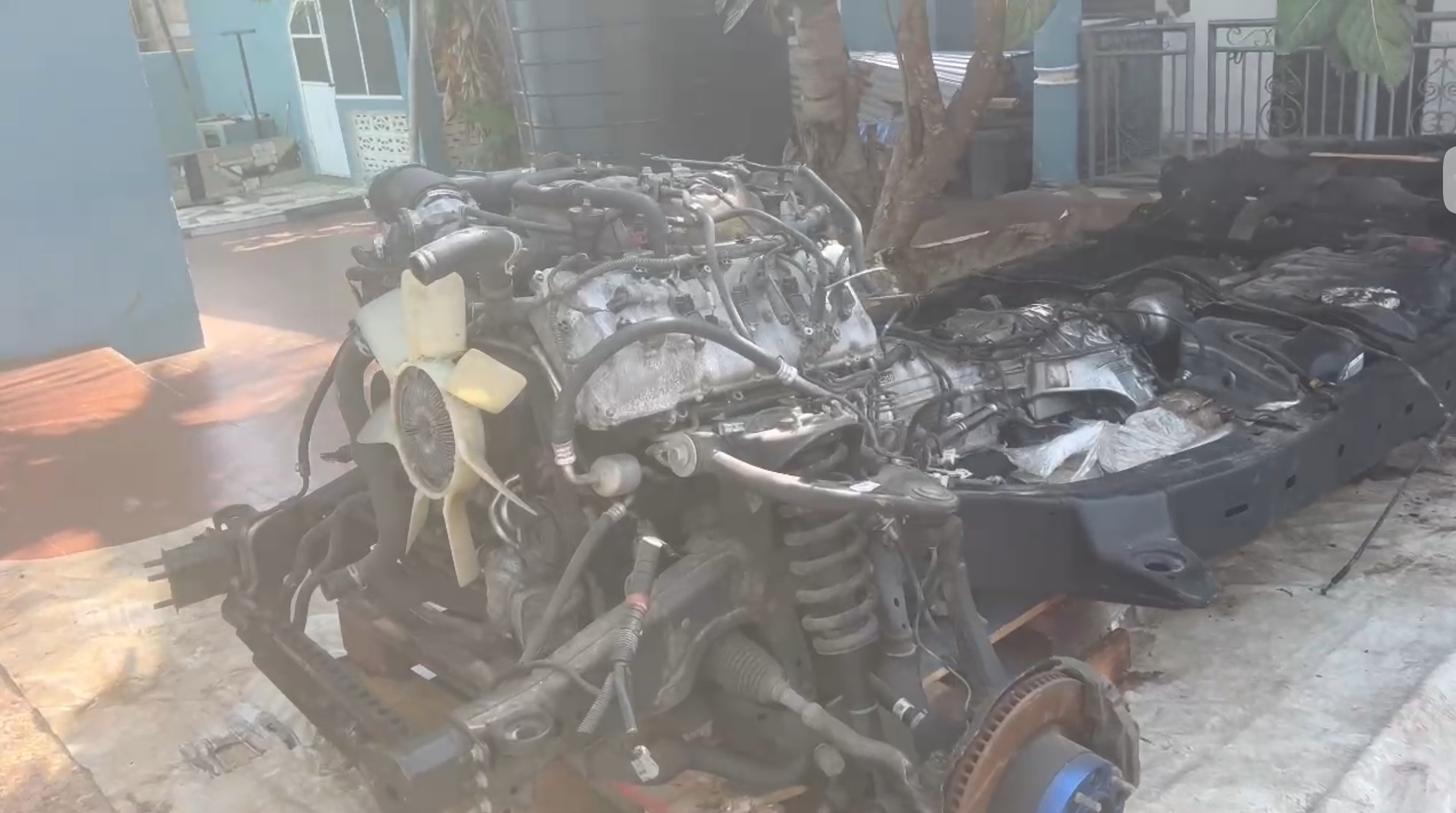 TOYOTA SEQUOIA / TUNDRA