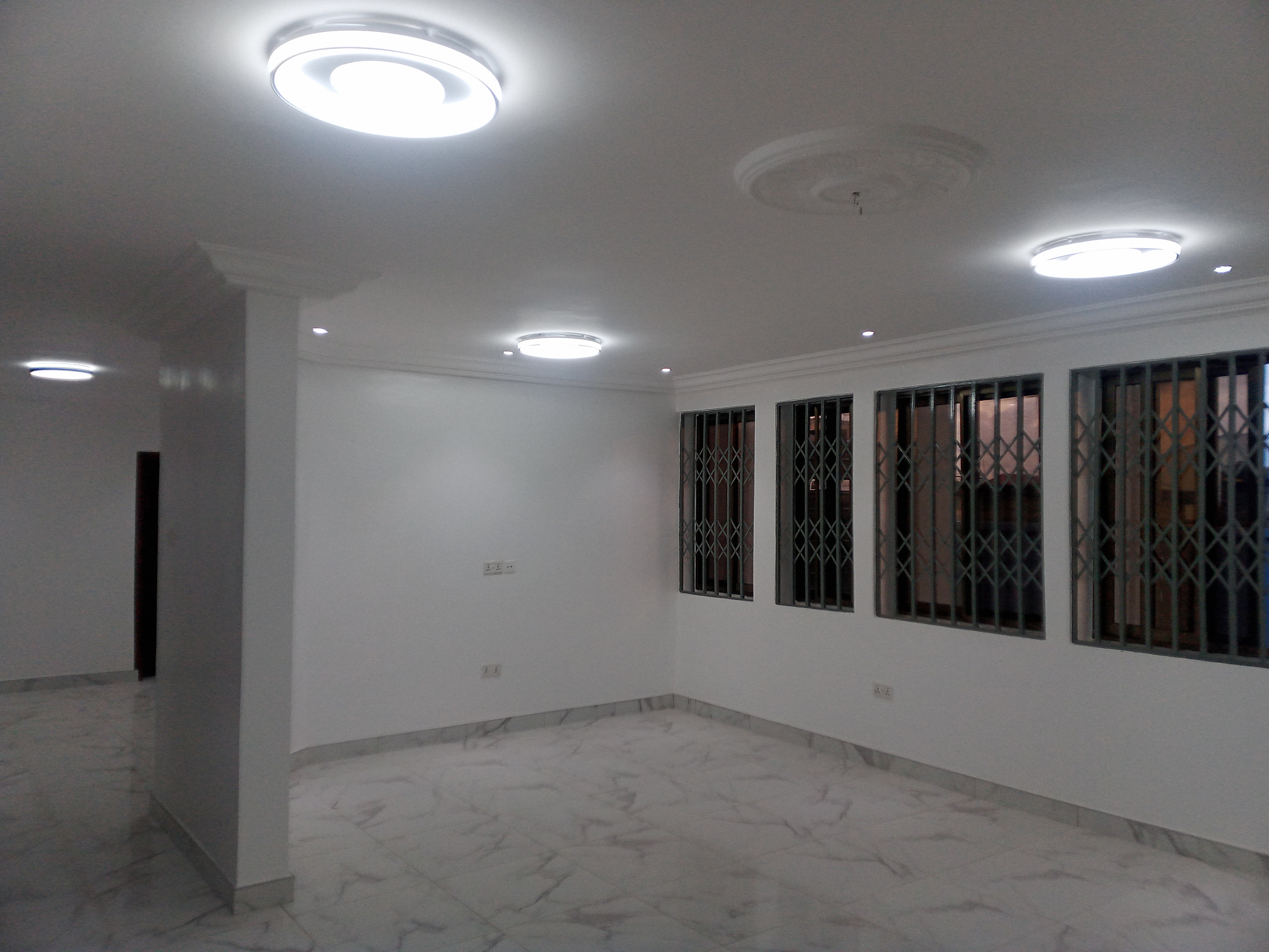 3 bedrooms Luxury apartment for rent in Ashongman Estate