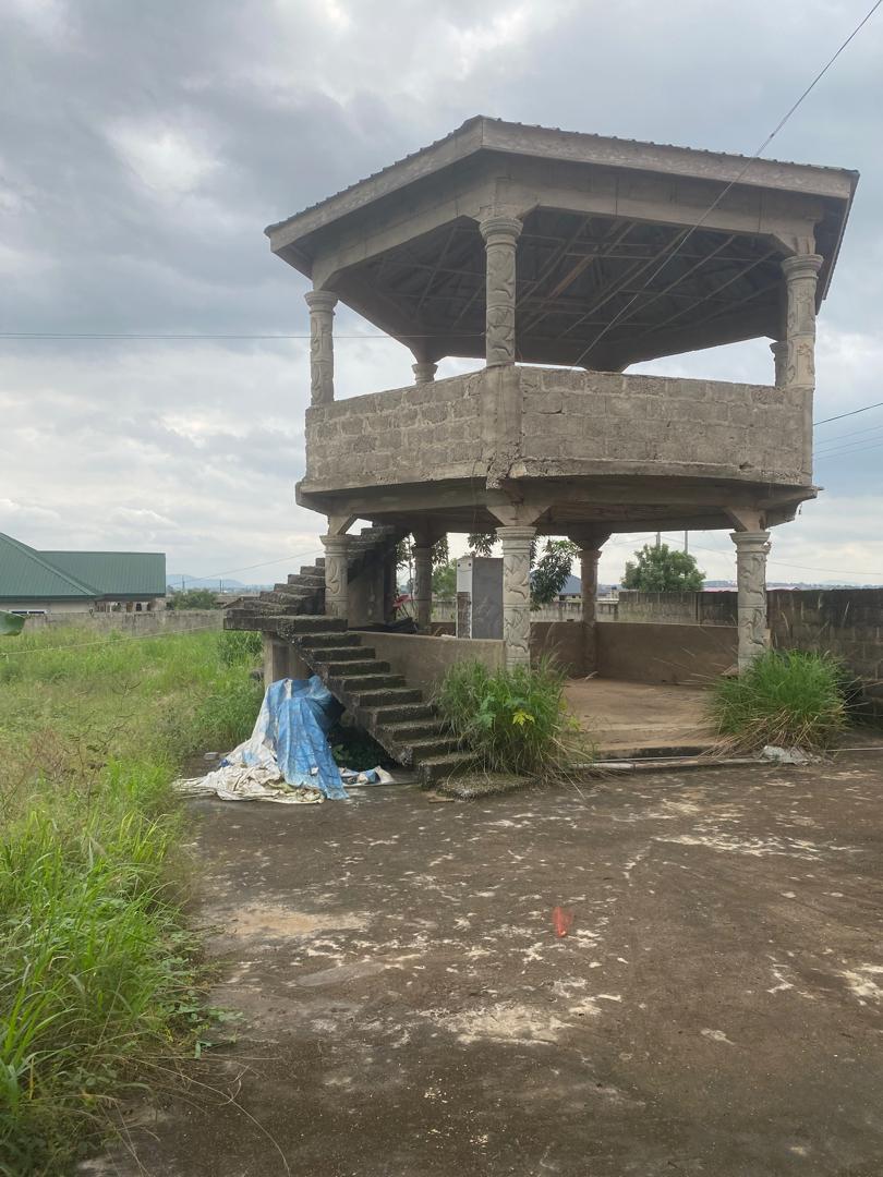 roadside 5 plots with 10 single rooms for sale @ Kotoku