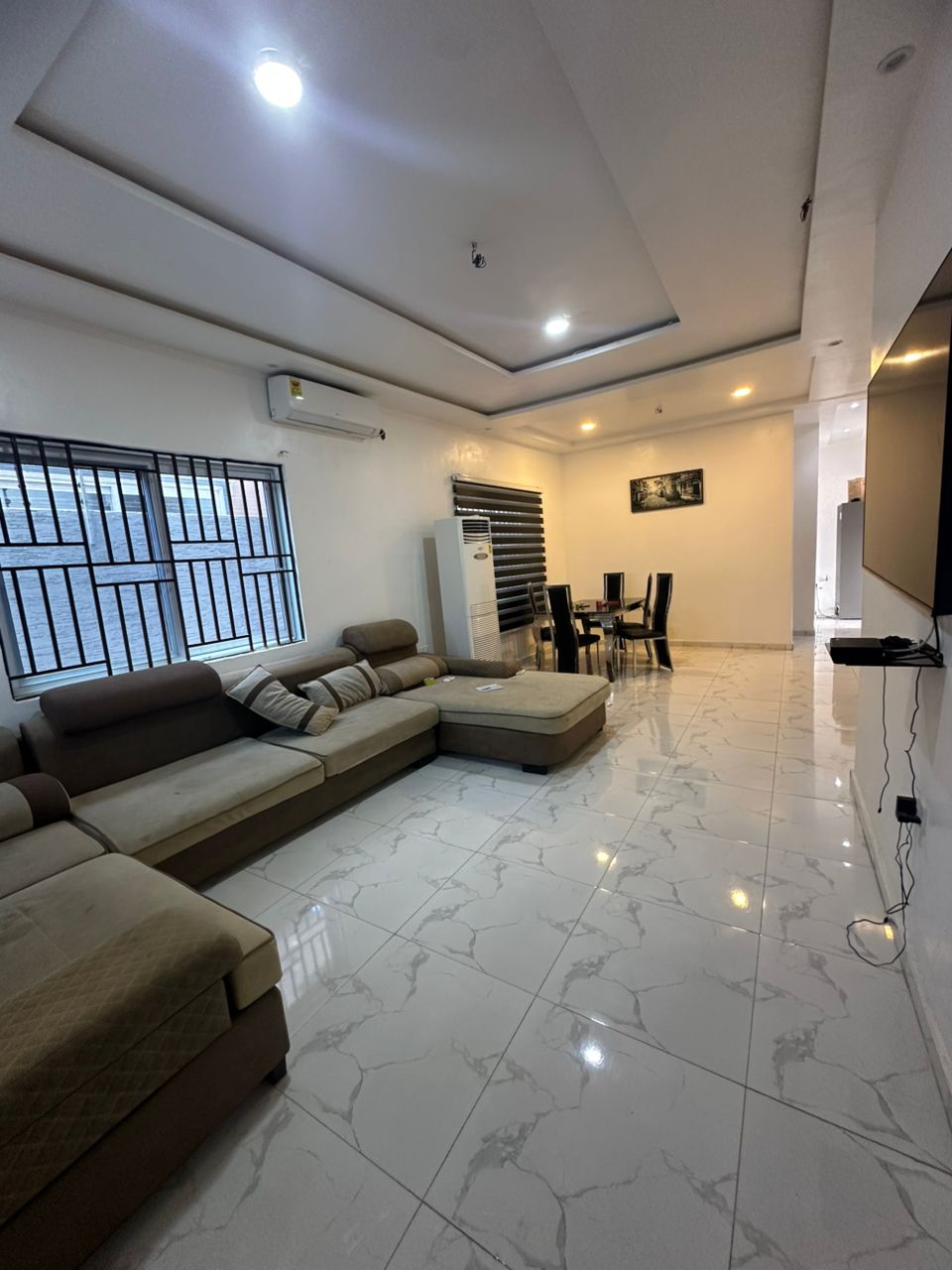 Executive 3befrooms self compound semi furnished  in spintex