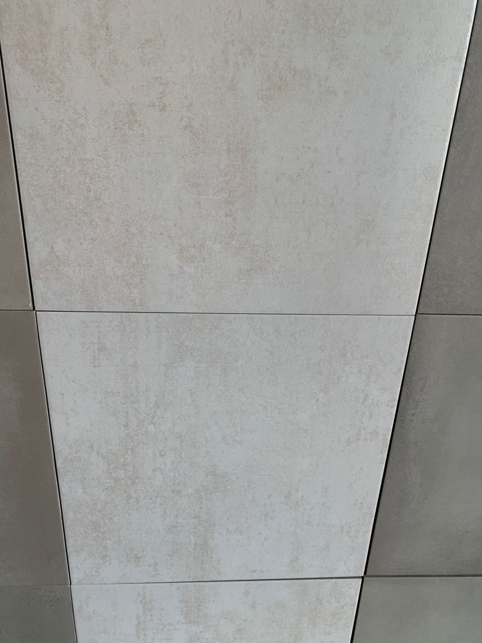 Spanish compound tiles. 33/33cm, 9 pcs in a box. Gh220 per box