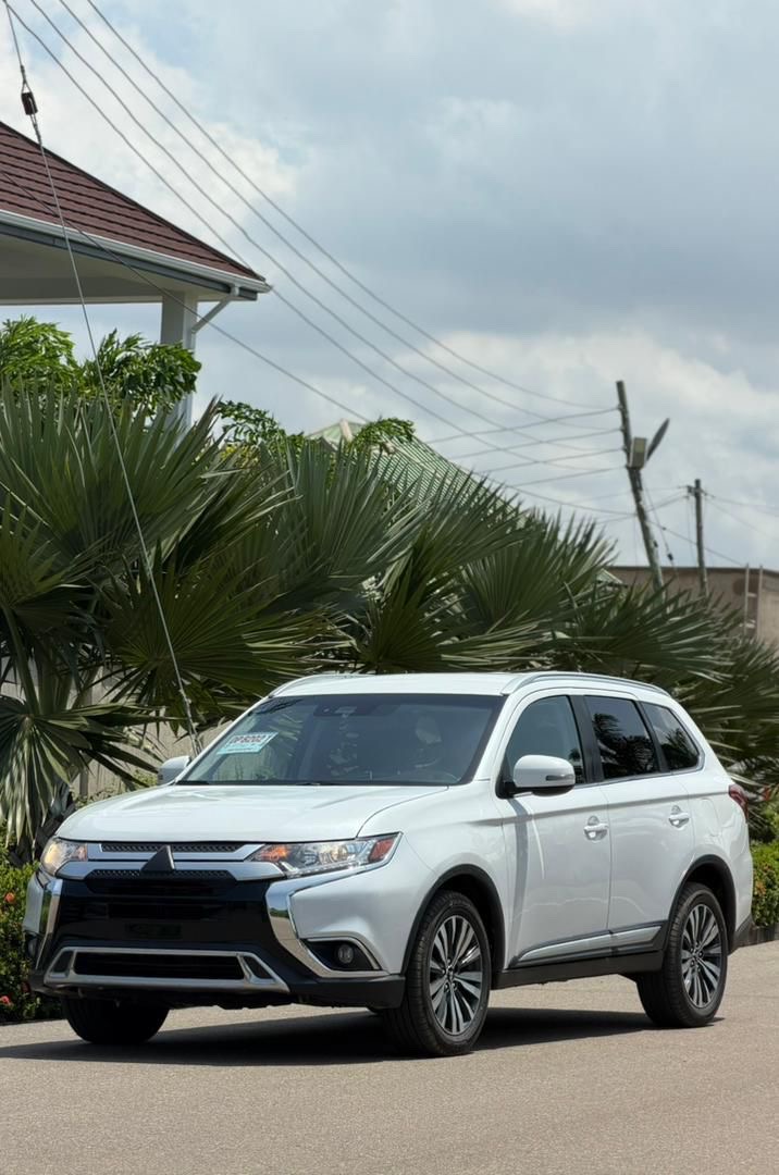 2020 Mitsubishi outlander