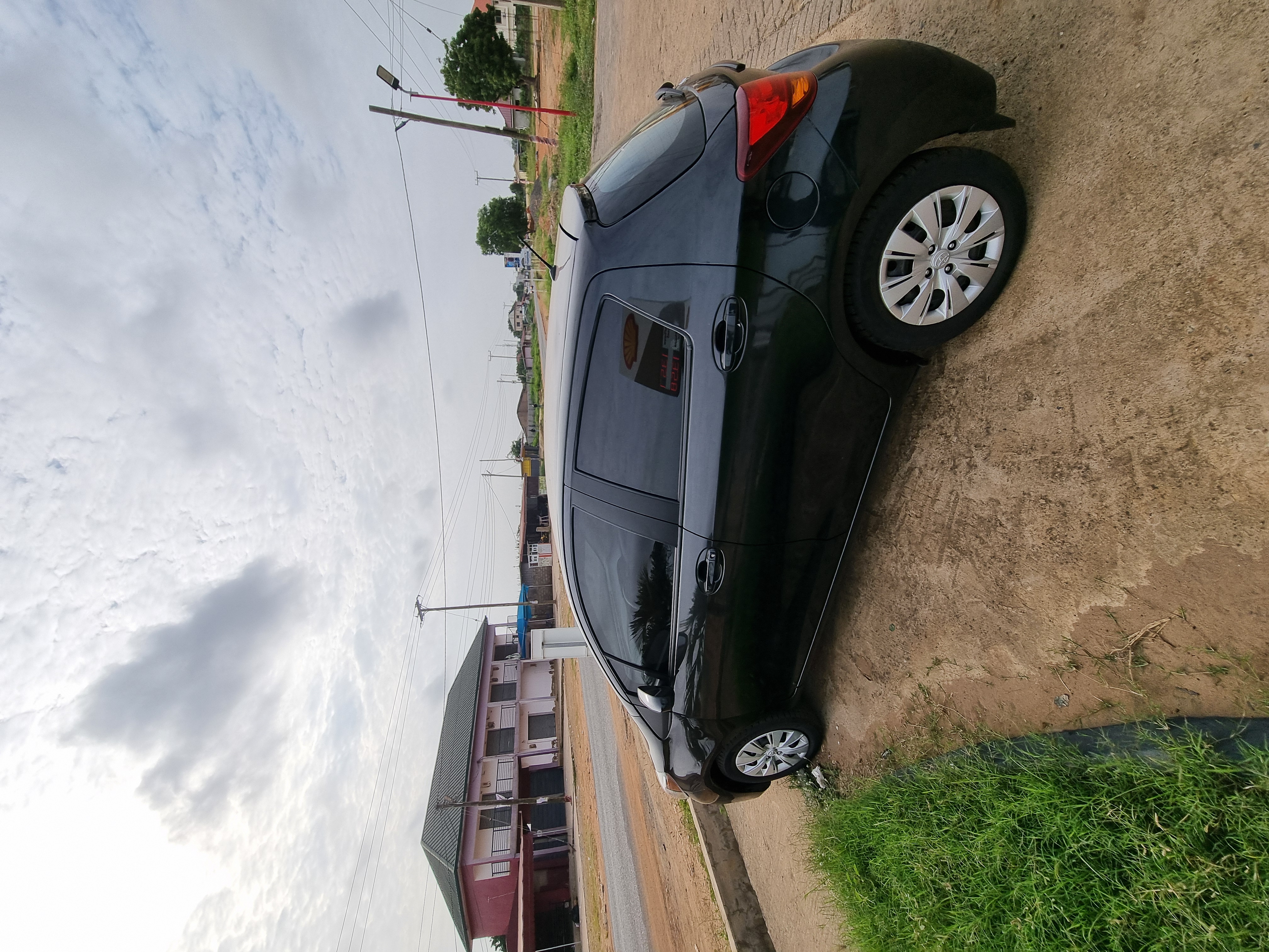 Toyota Yaris HATCHBACK