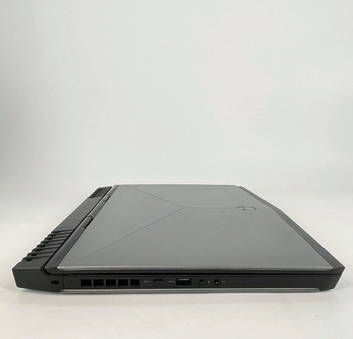 POWERFUL PORTABLE GAMING LAPTOP