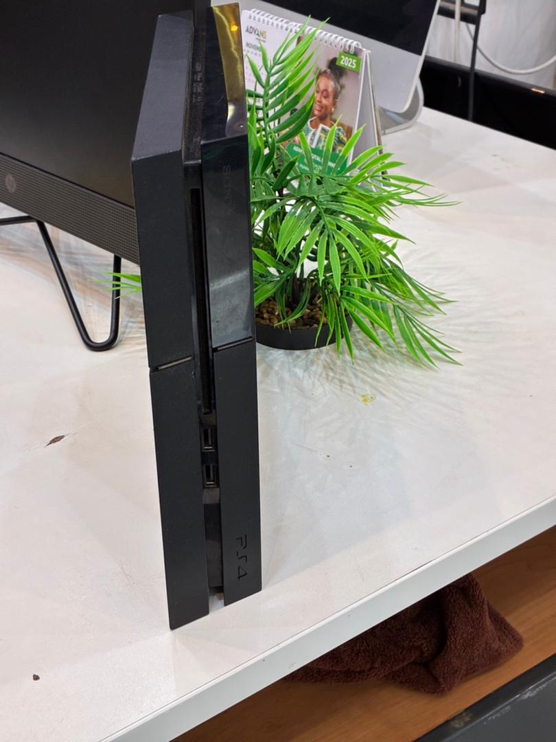 Playstation 4 with games