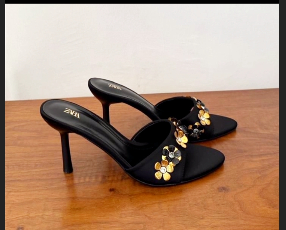 Elegant slippers 👌