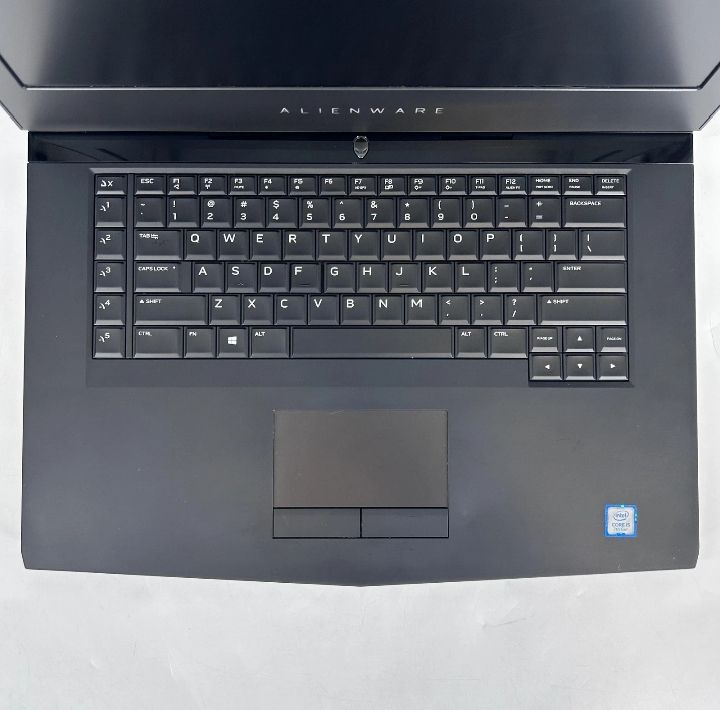 POWERFUL PORTABLE GAMING LAPTOP