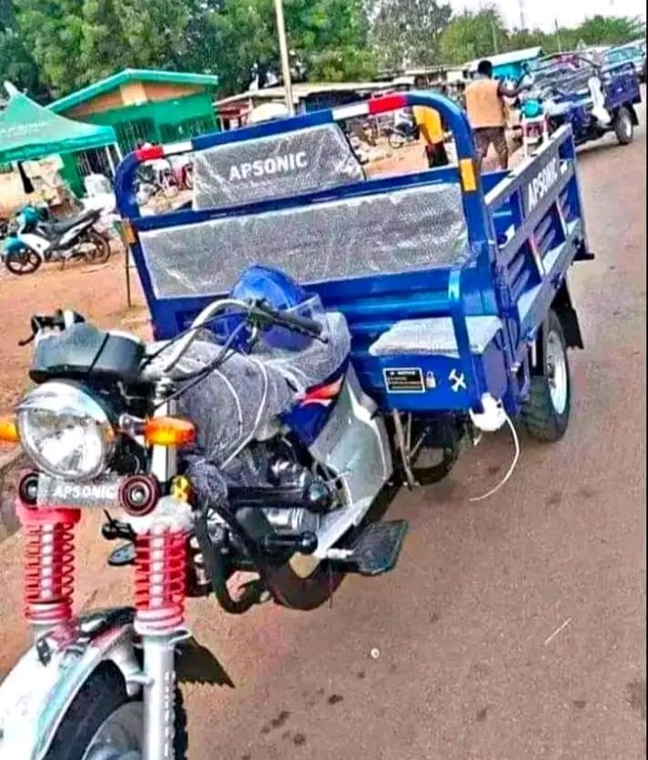 Apsonic Aboboyaa motorcycle
