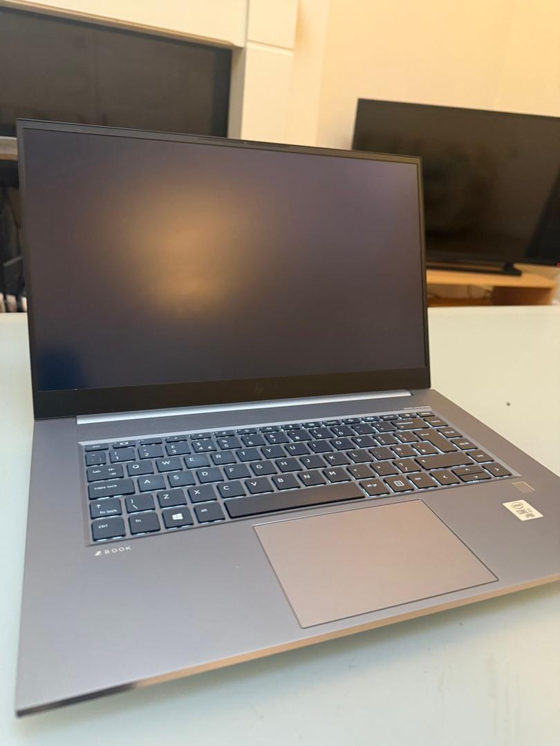 Selling of quality laptops