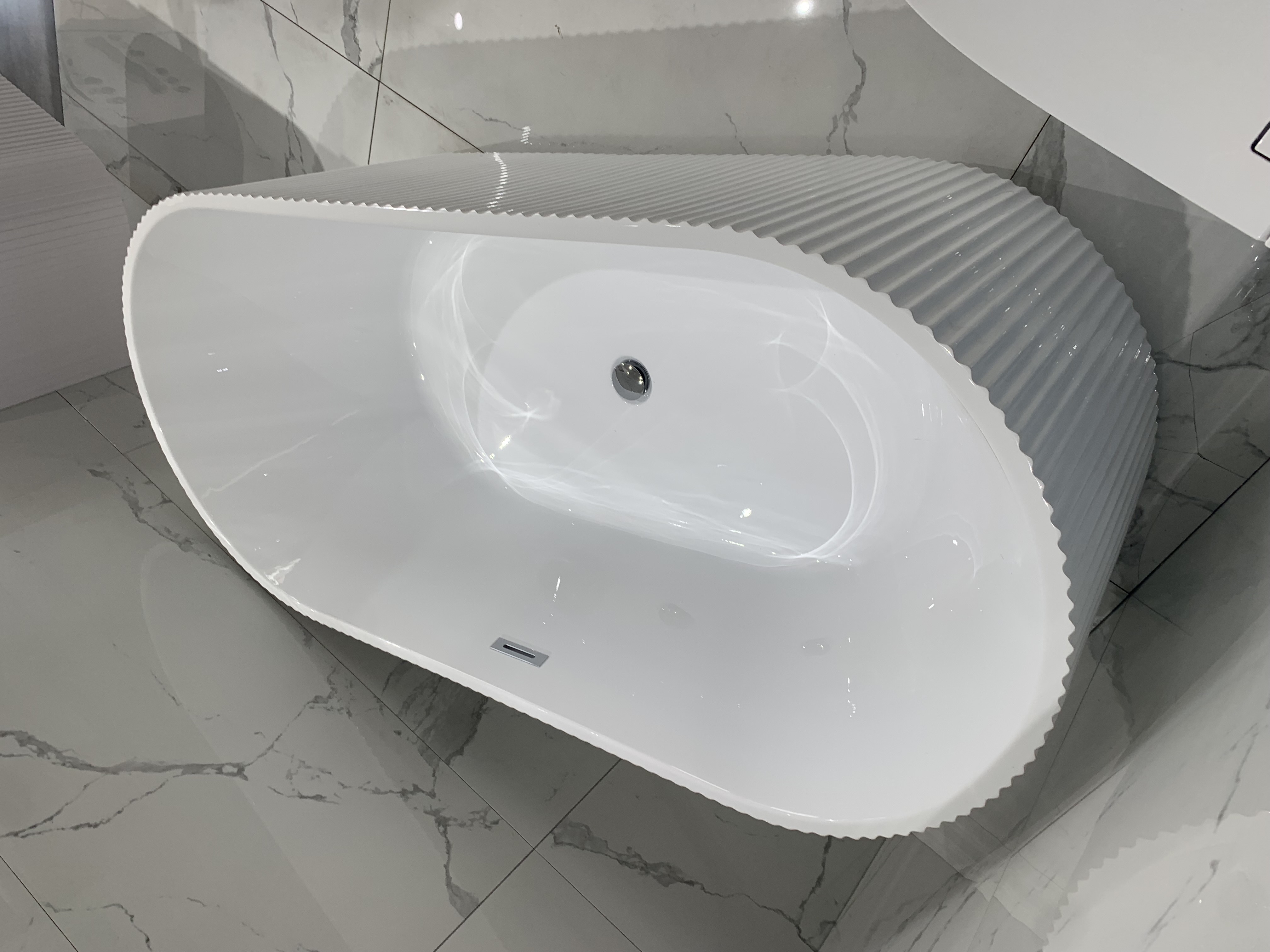Imported jacuzzi bathtub complete