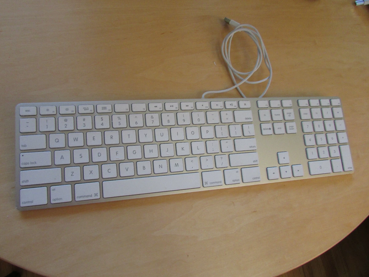 Apple slim USB Wired Keyboard A1243 MB110LL/A Aluminum standard Full Size