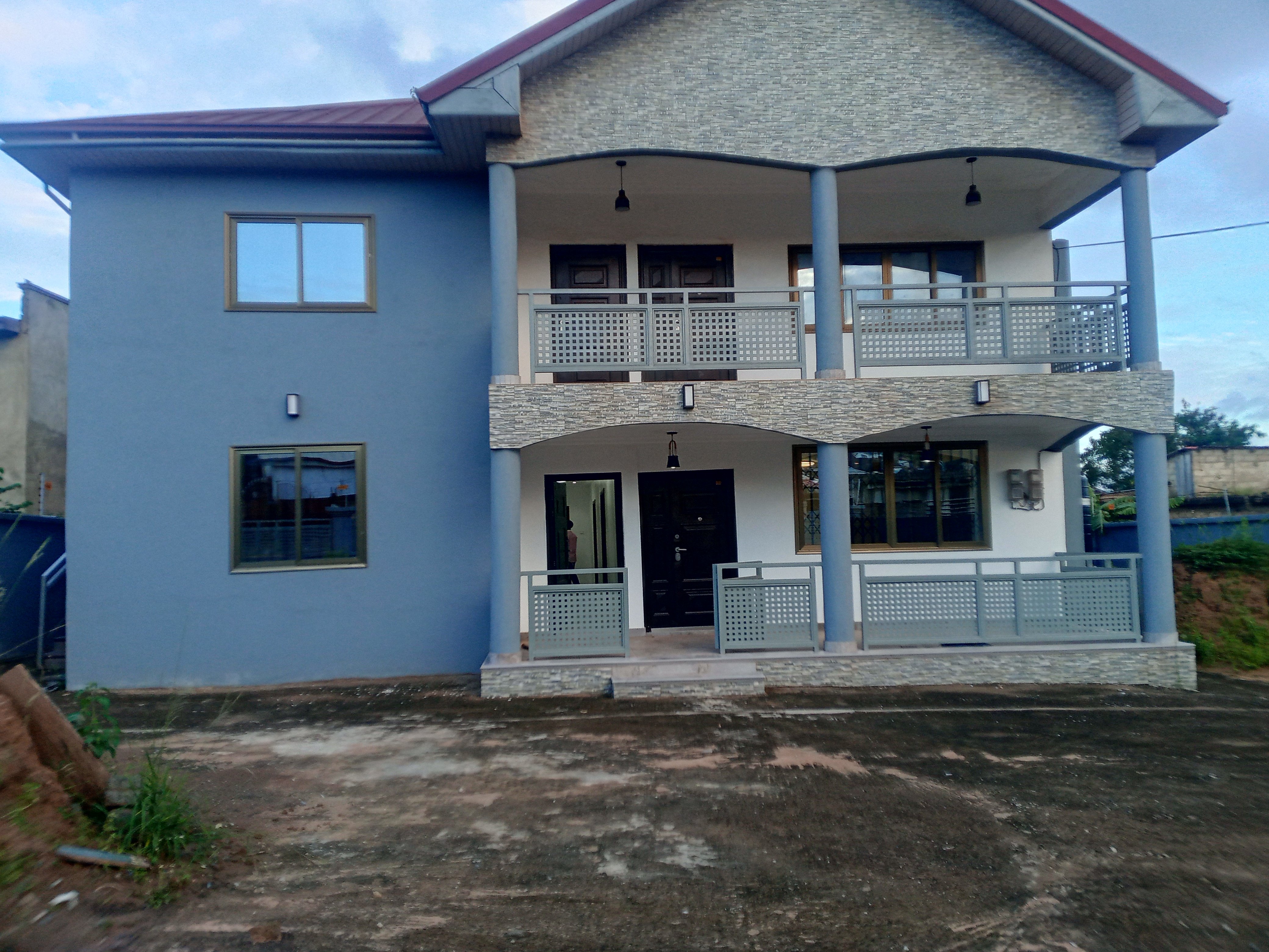 3 bedrooms apartment for rent in Ashongman estate