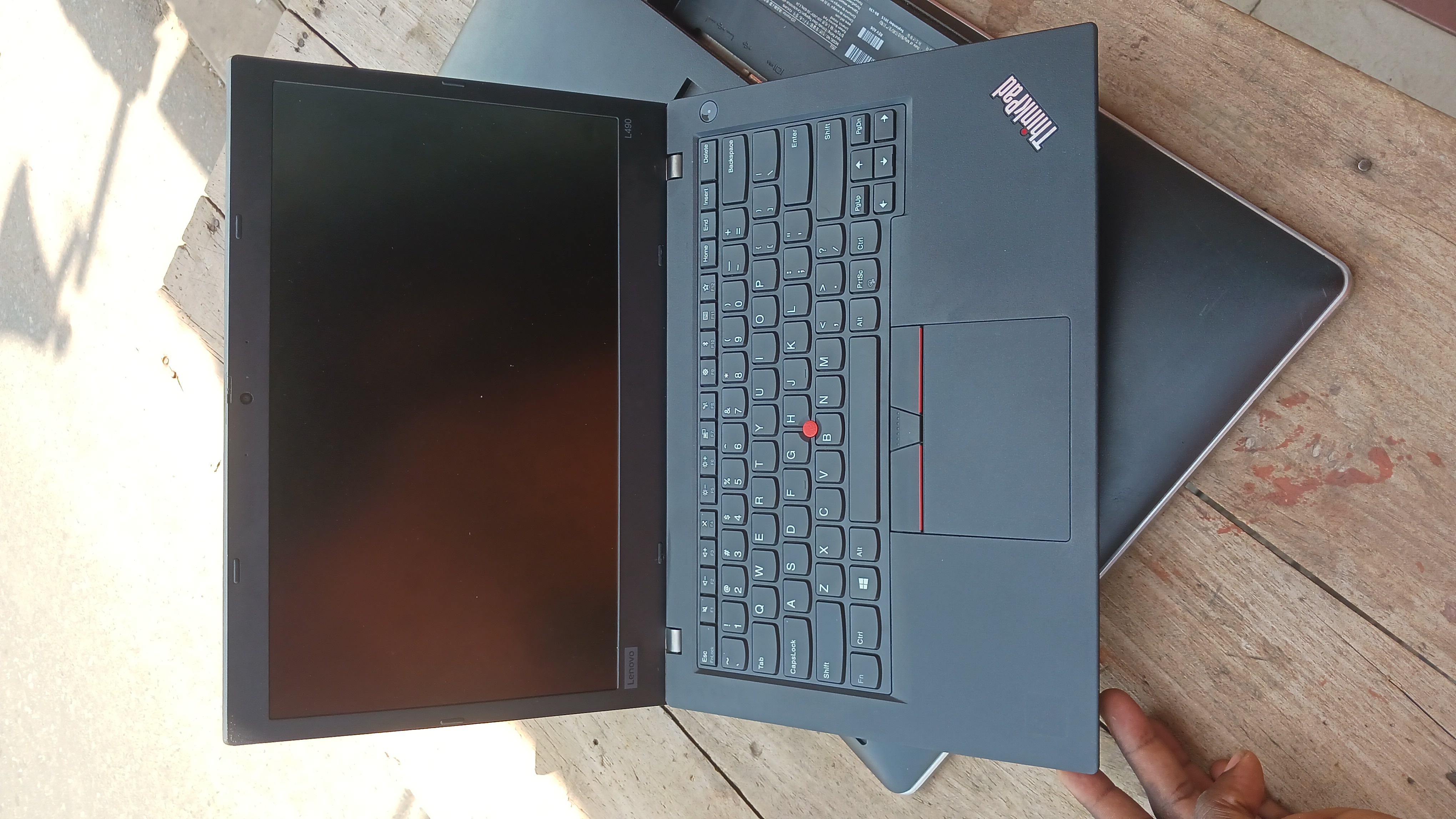 Lenovo l490