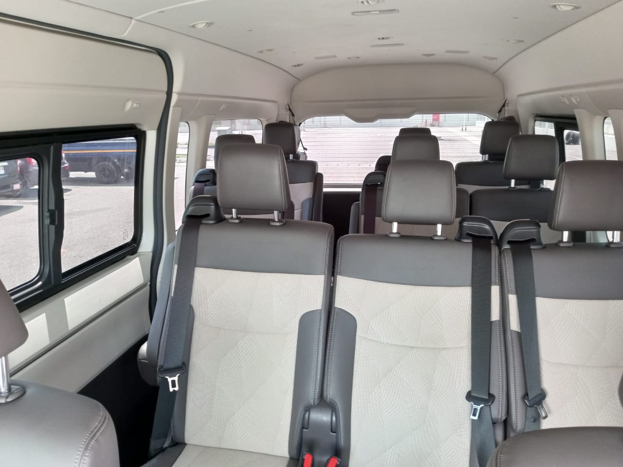 CLASSIC MINI VANS FOR RENT( AIRPORT PICKUP )