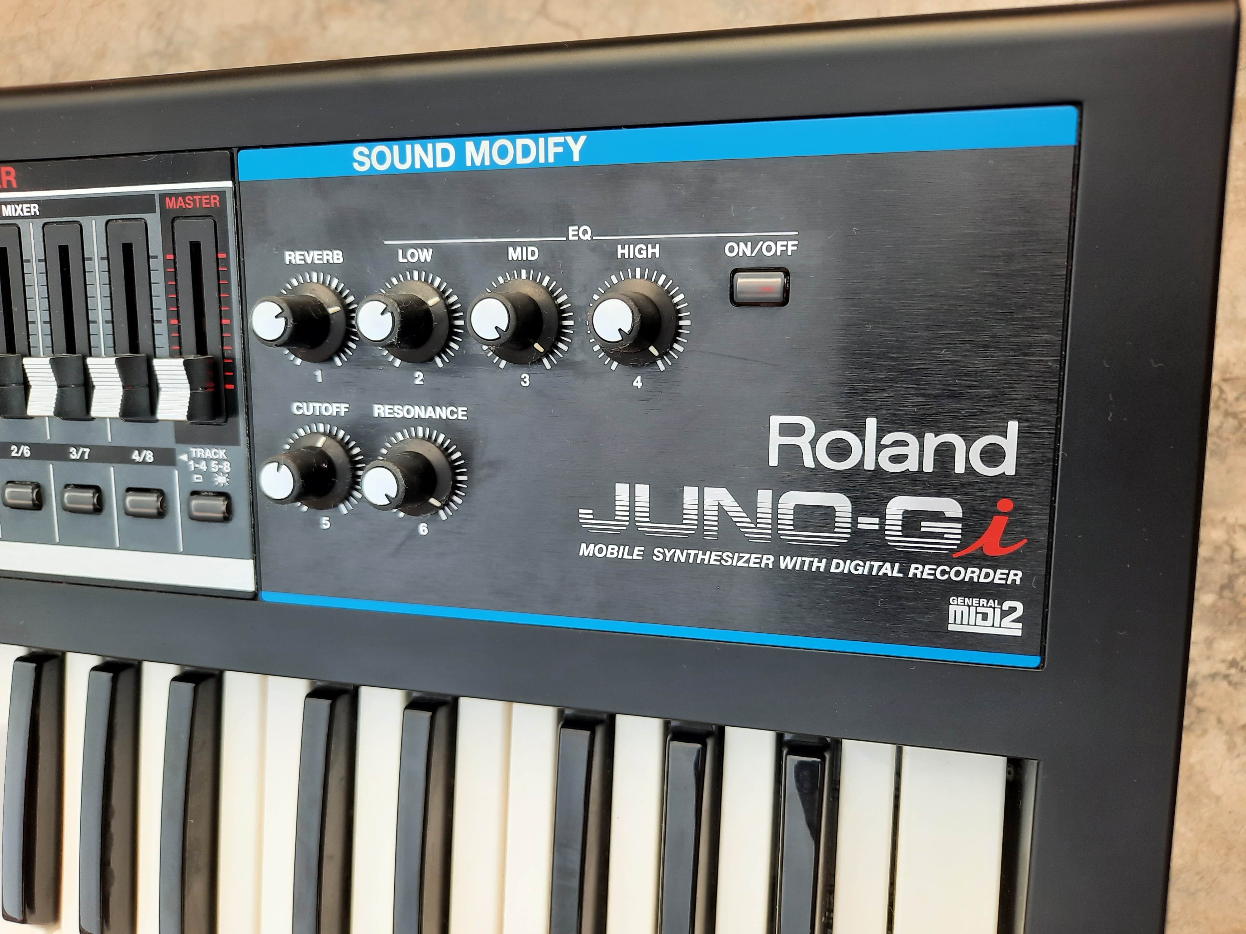 roland juno gi