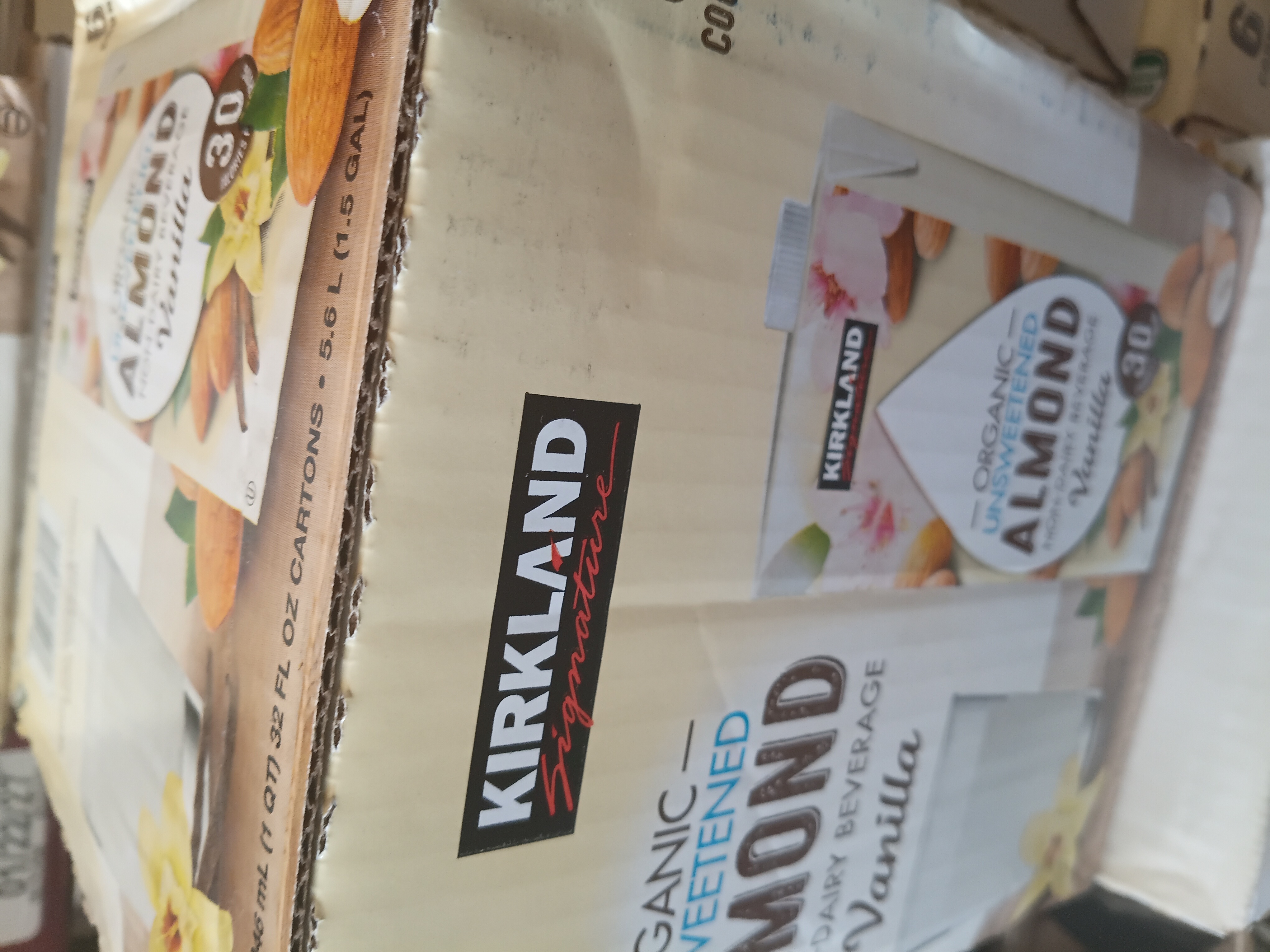 ALMOND MILK KIRKLAND