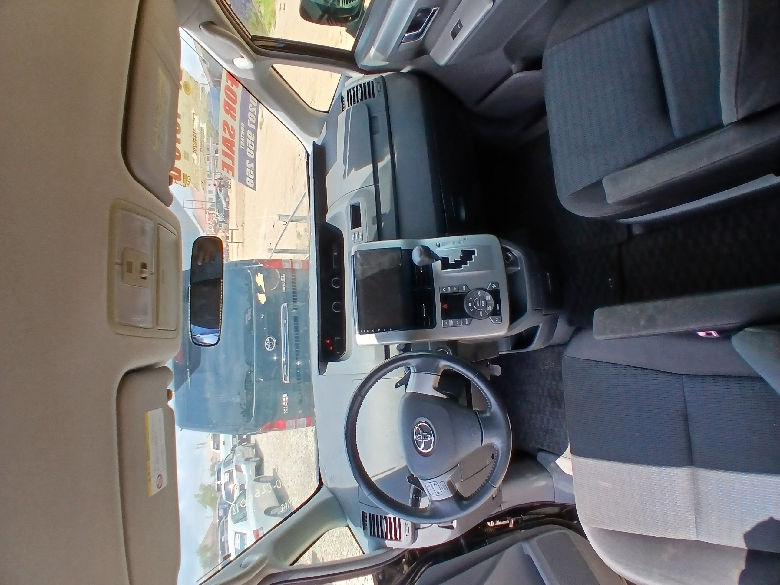 Toyota voxy 2013 model