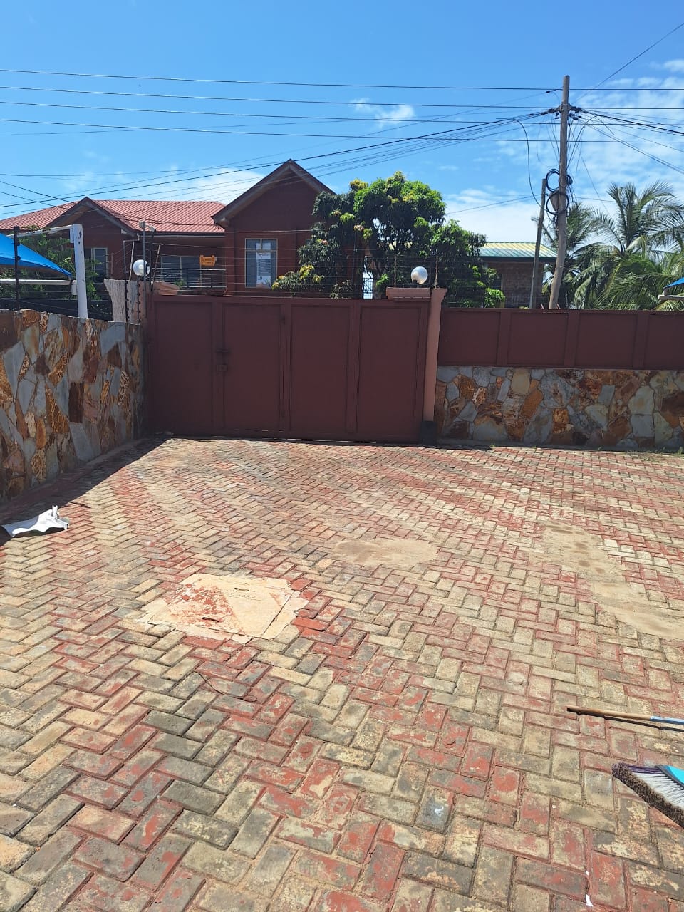 3 bedrooms self compound house for rent at spintex