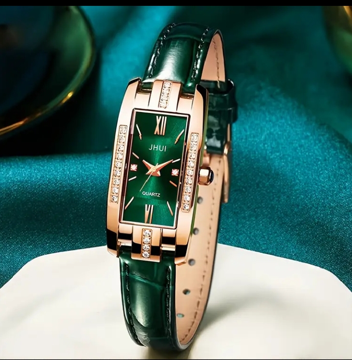 Stylish Leather Strap Quartz Watches – Men &amp; Women’s Collection