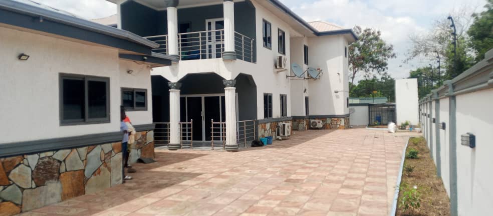 3 Bedrooms Fully Furnished apartments for rent in Adenta Bartier