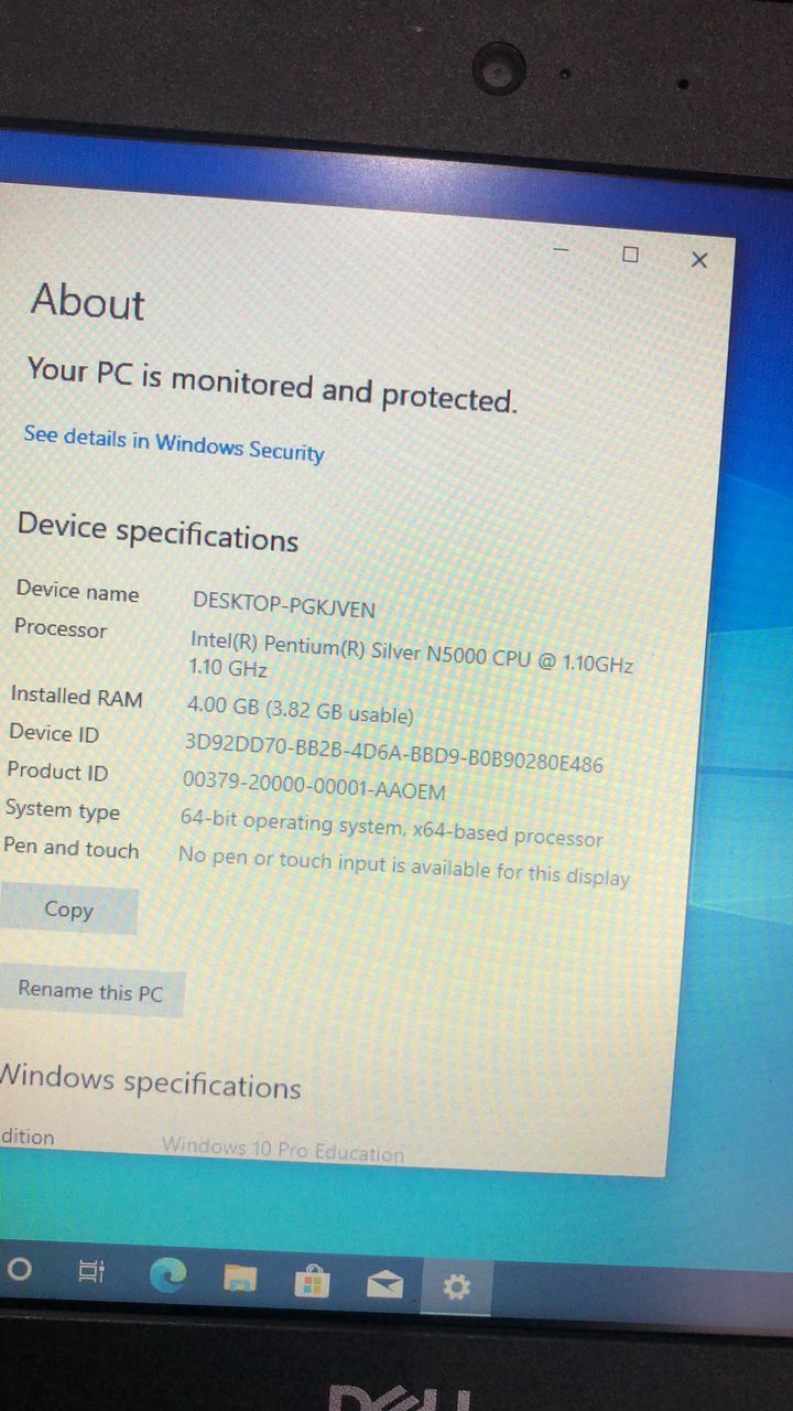 Dell latitude 3189 laptop  4GB intel HDD 128GB