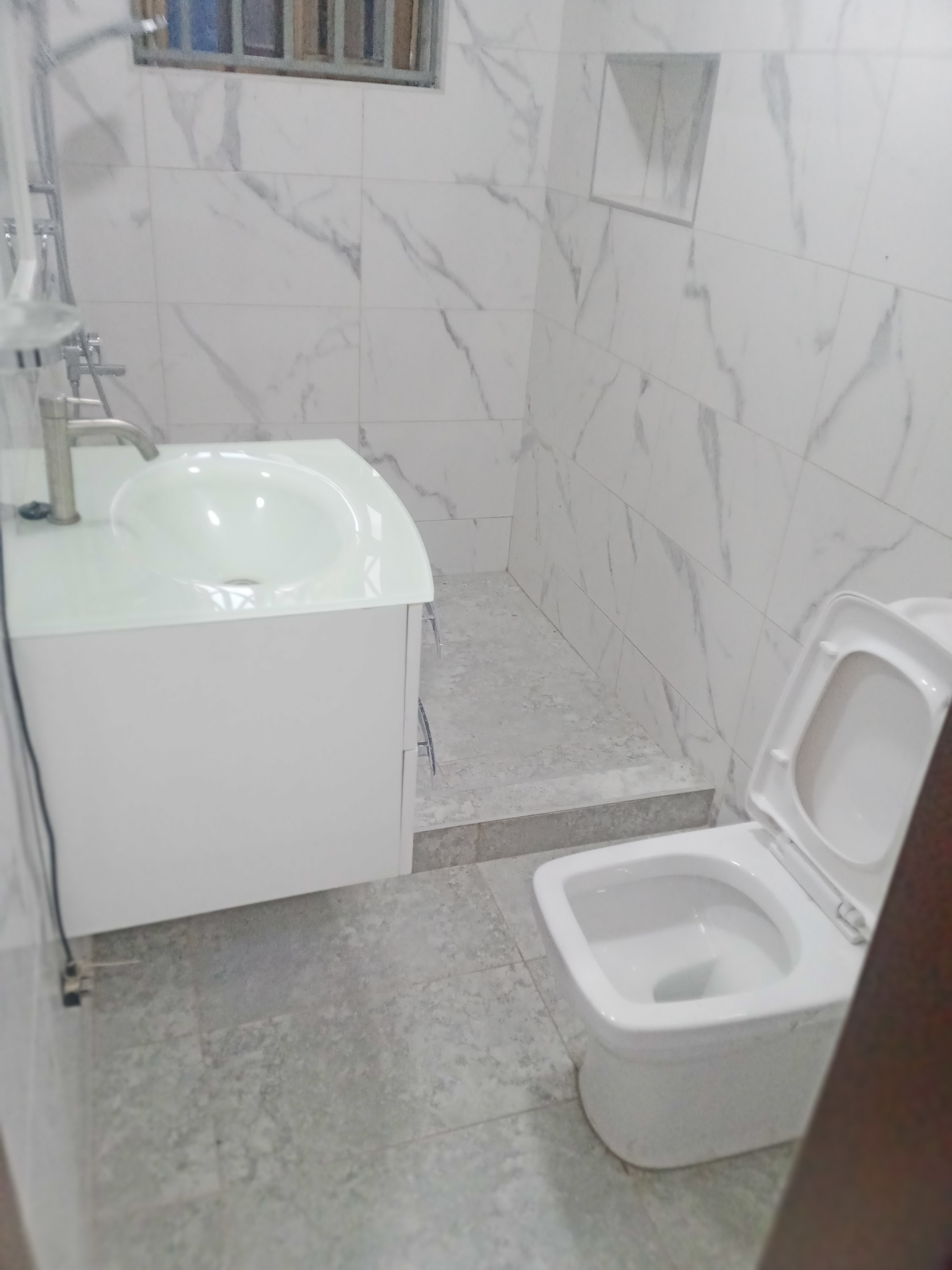 3 bedrooms apartment for rent in Ashongman estate