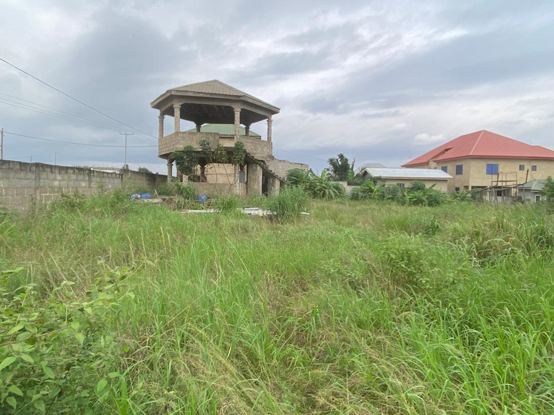 roadside 5 plots with 10 single rooms for sale @ Kotoku