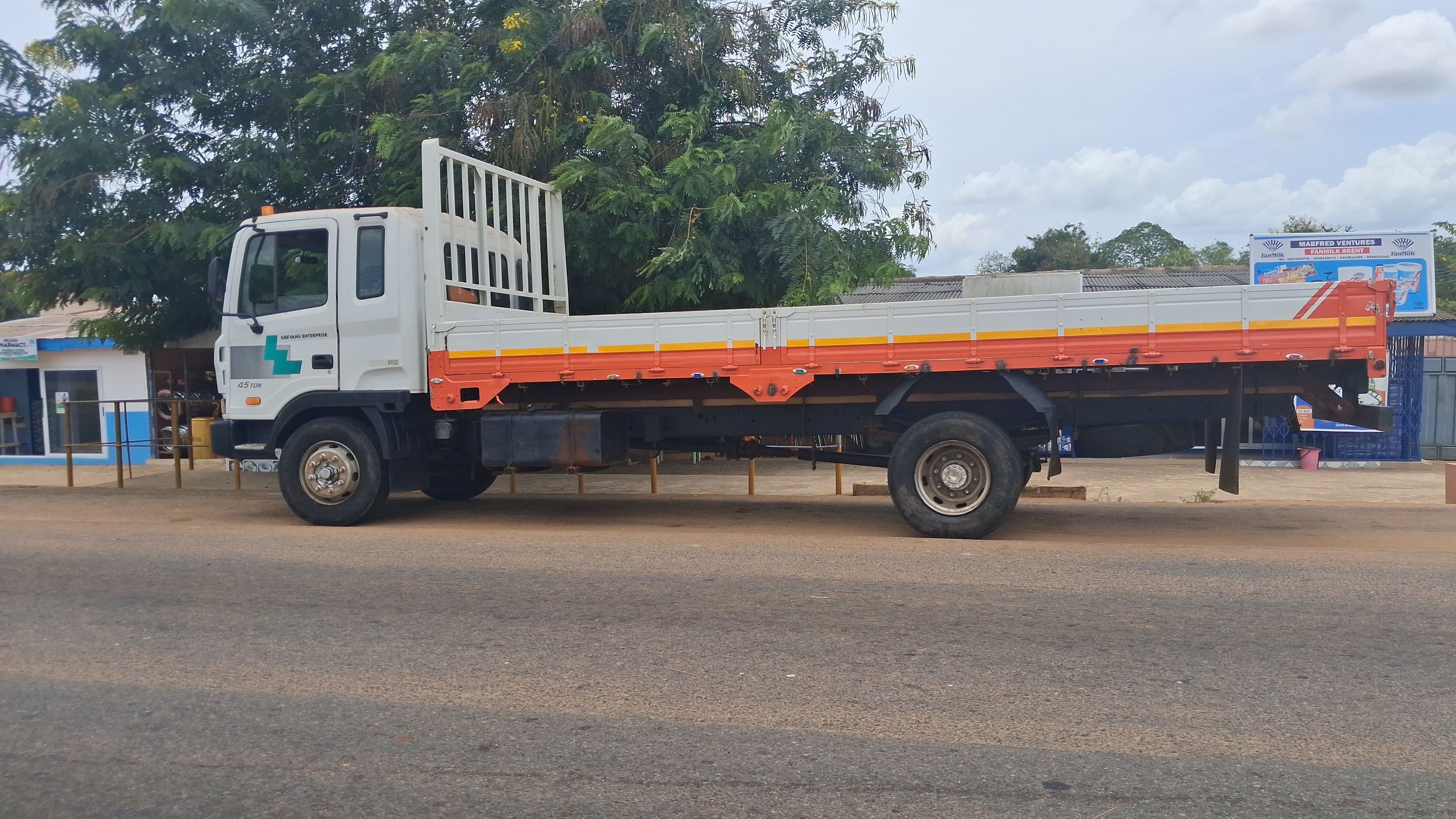 Hyundai Rhino 5 Ton Truck (8Holes)