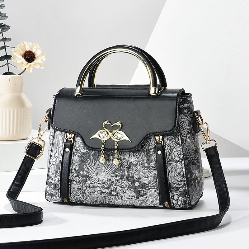 Luxurious Ladies HandBag