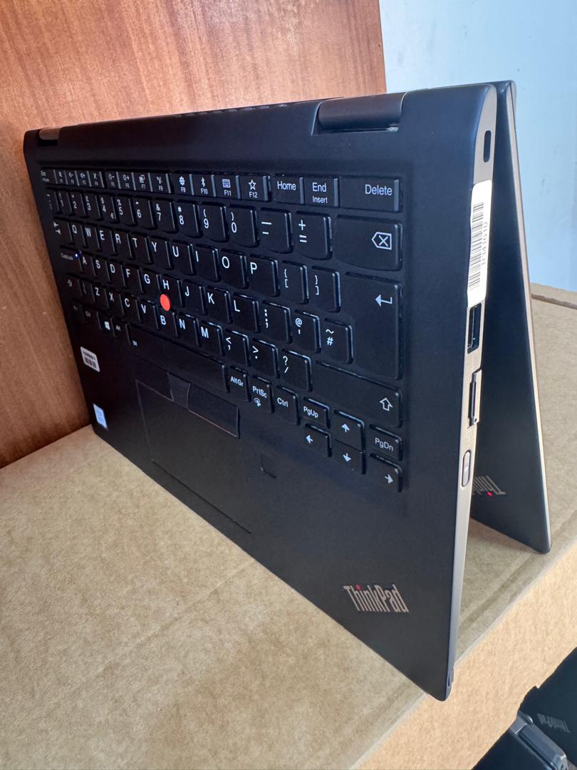 Lenovo Thinkpad X390 Convertible