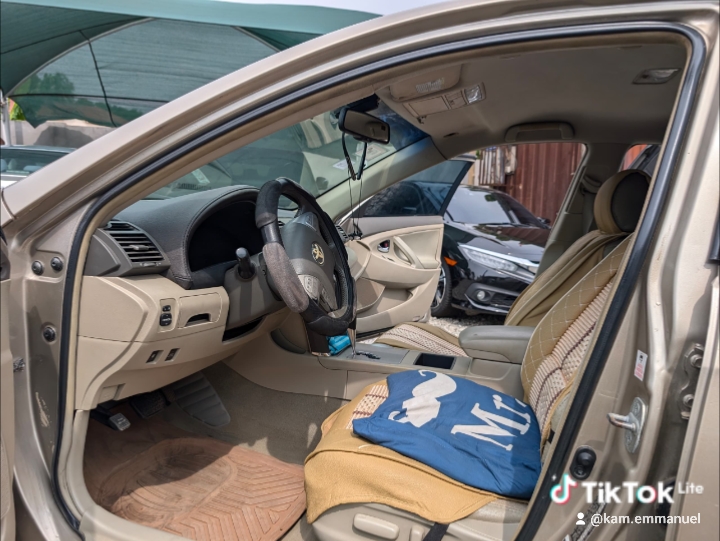 Toyota Camry (hybrid)