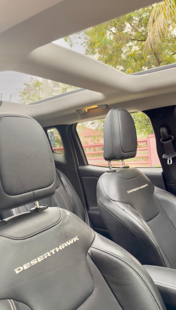 Jeep Renegade SUV: Stylish Compact Crossover
