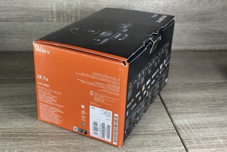 Sony Alpha a7 III Mirrorless Digital Camera Body Box Battery *READ*