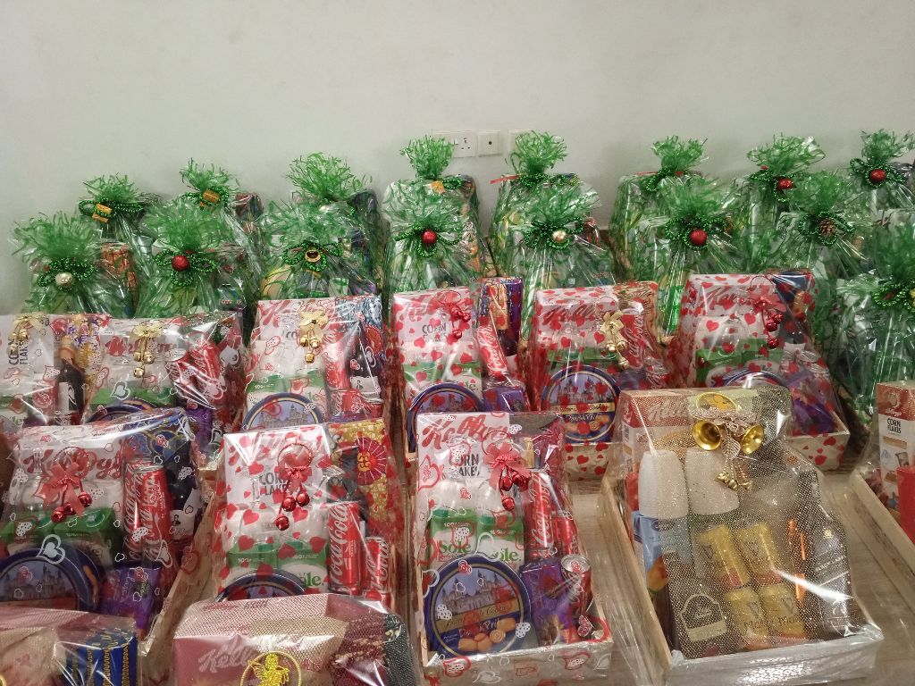 Elegant Event Gift Hampers &amp; Party Favors | Custom Gifts