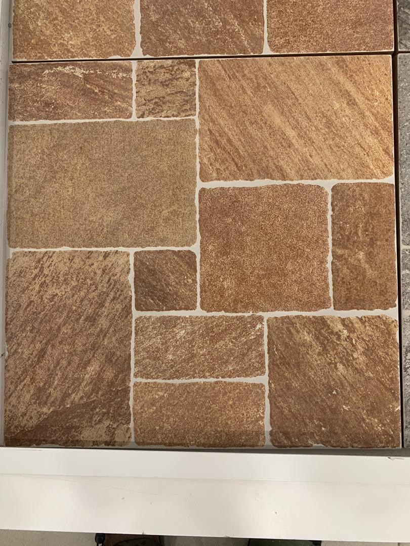 Spanish compound tiles. 33/33cm, 9 pcs in a box. Gh220 per box