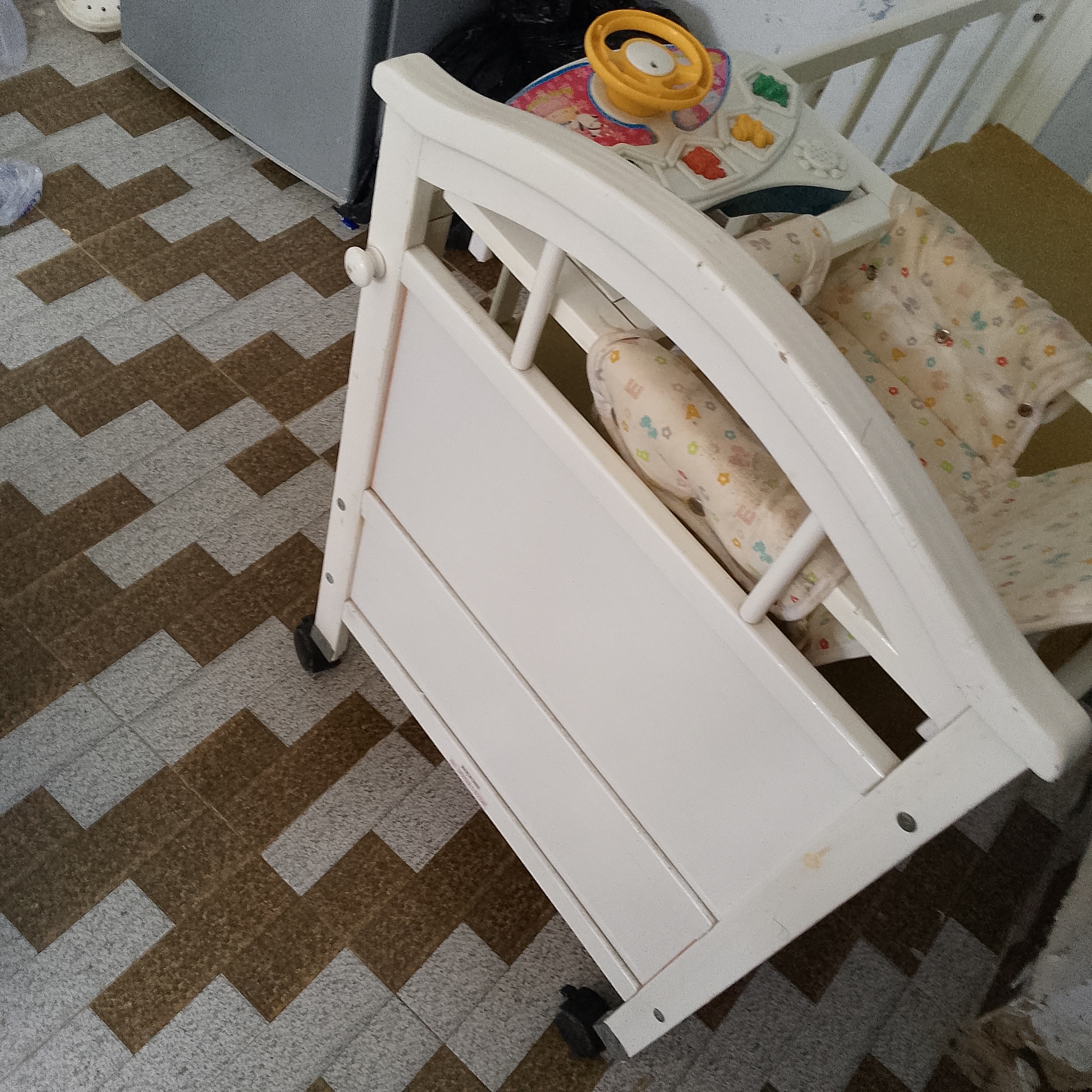 USED TODDLER BED FOR SALE