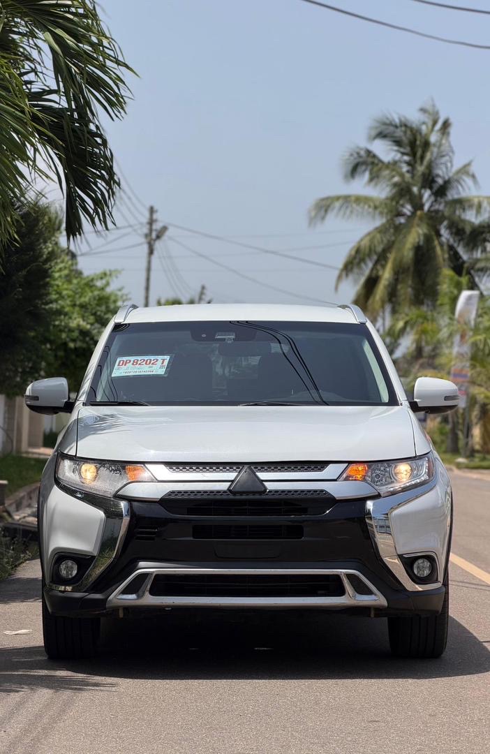 2020 Mitsubishi outlander