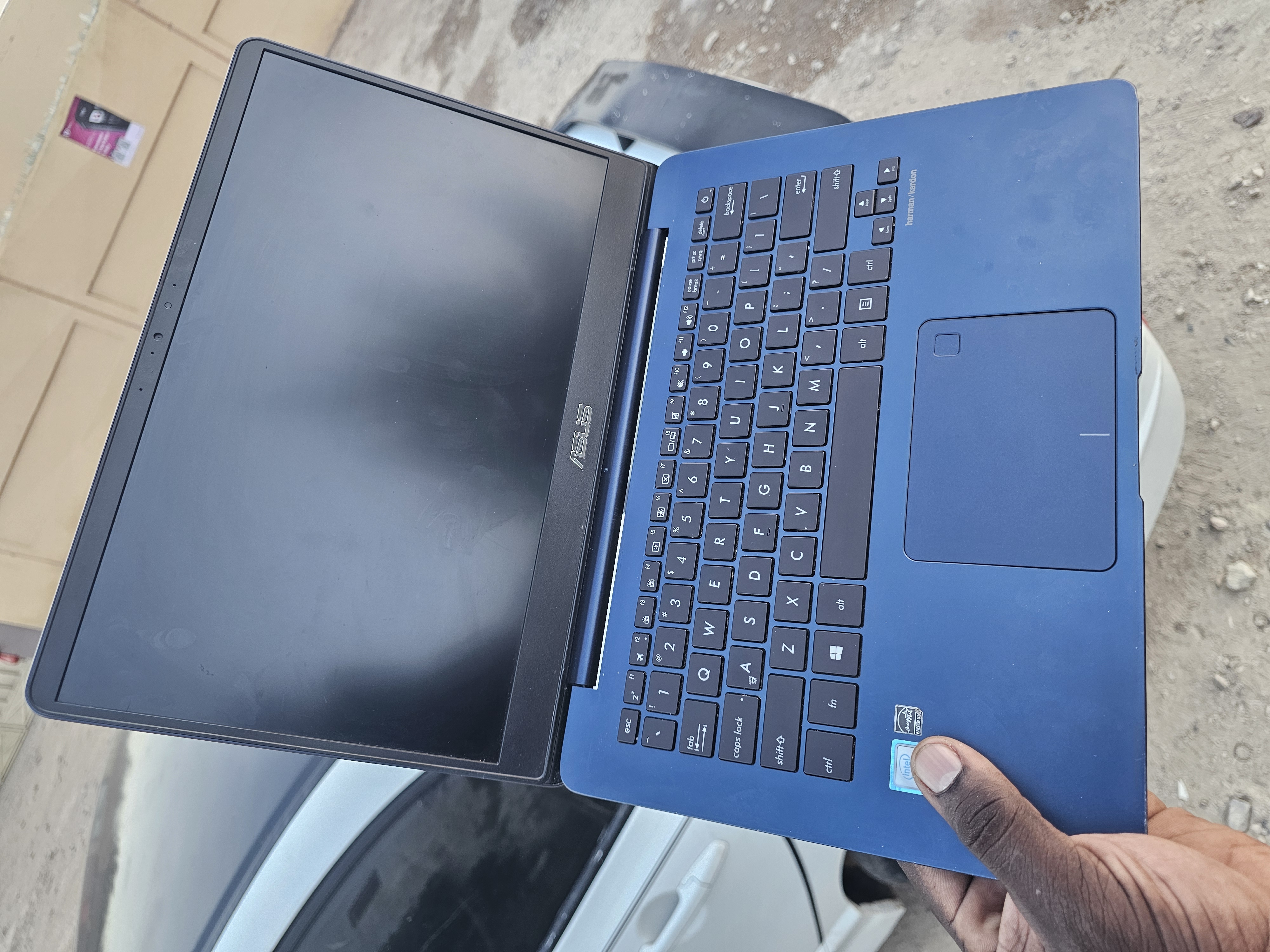 Intel core i3 Asus 14t