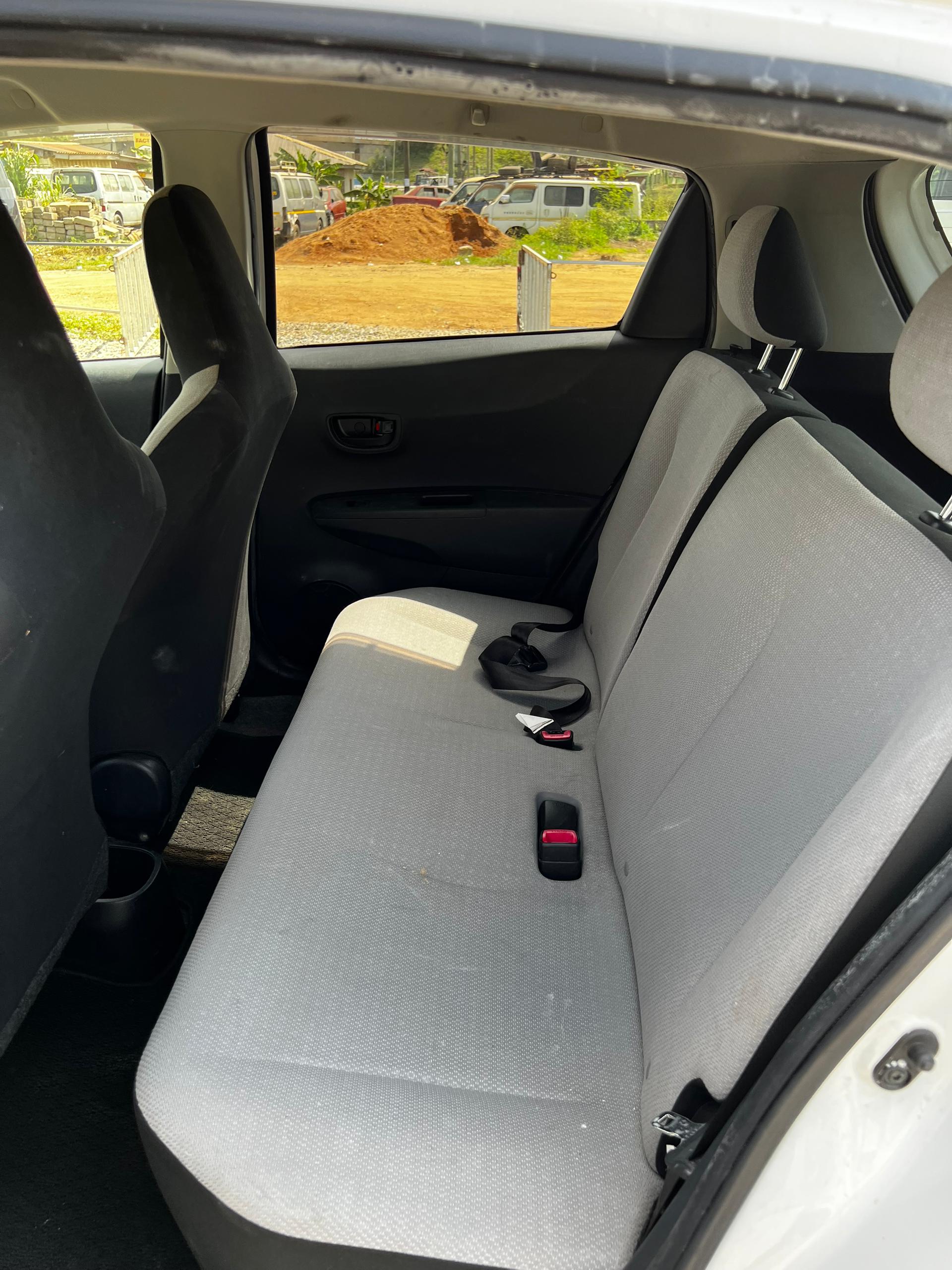 Toyota vizt 2013 model