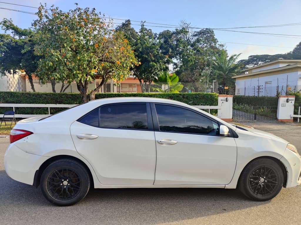 2014 Toyota Corolla LE