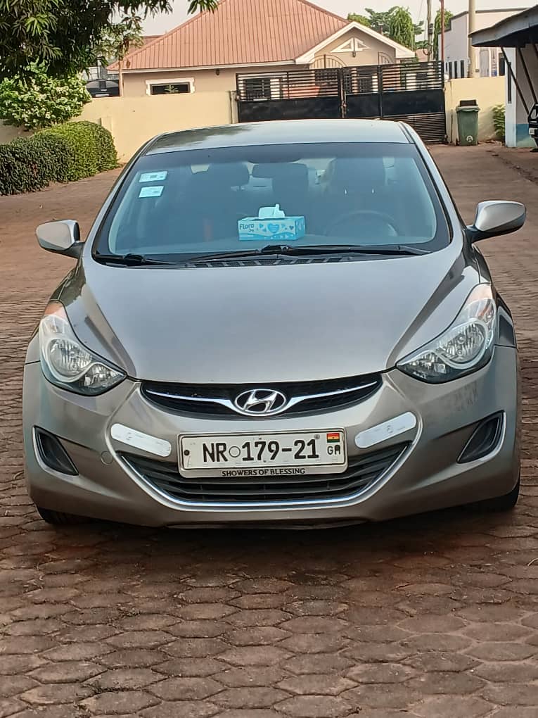 HYUNDAI ELANTRA