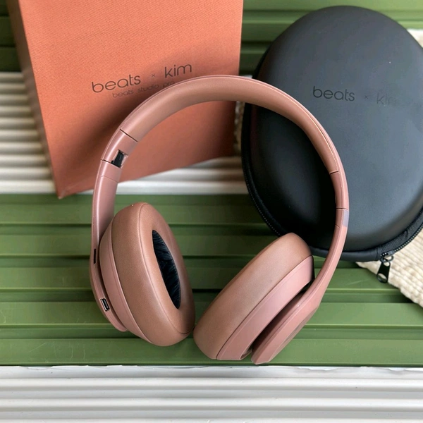 Beats x Kim Studio Buds Earphones - True Wireless Pink