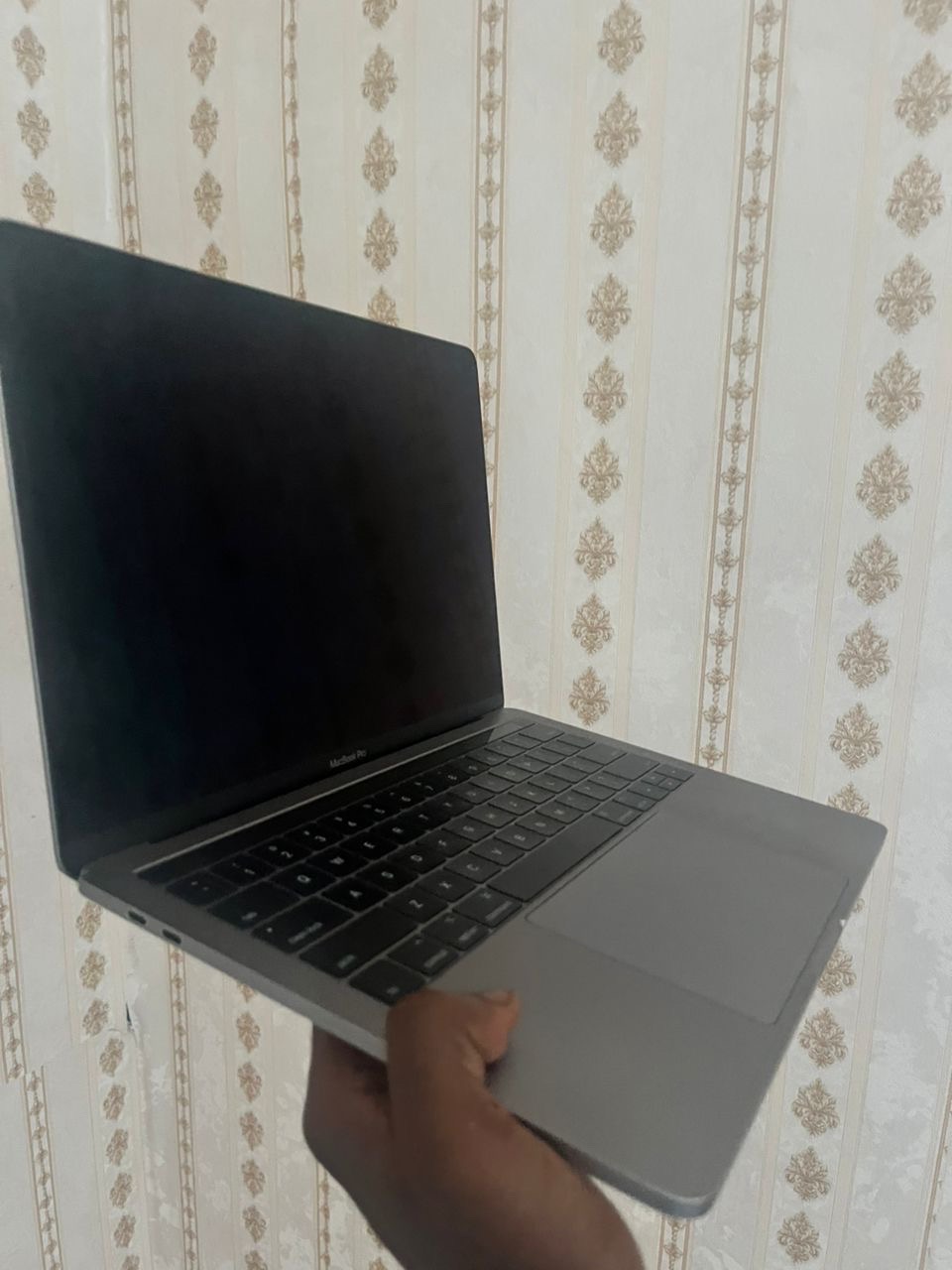 Apple MacBook Pro – Powerful Performance, Excellent Condition