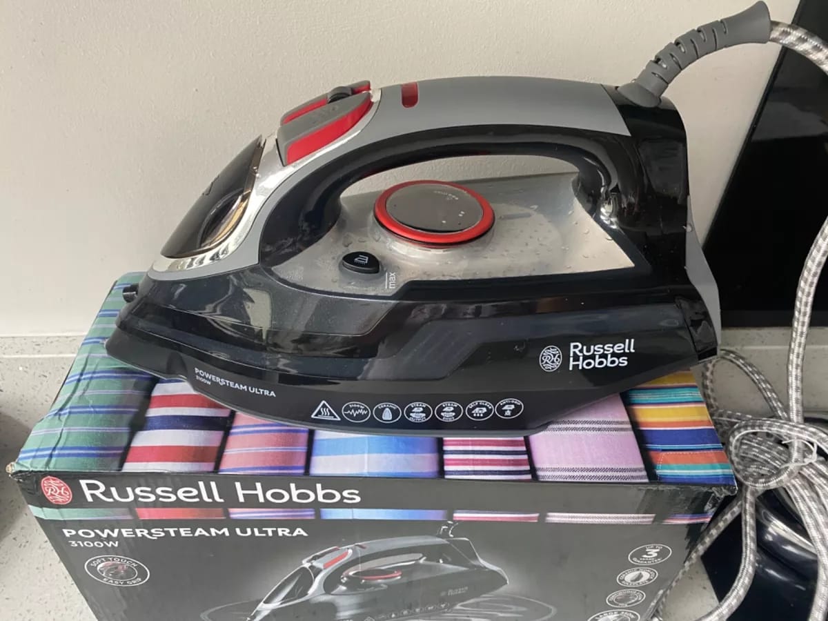 Russell Hobbs Steam Iron