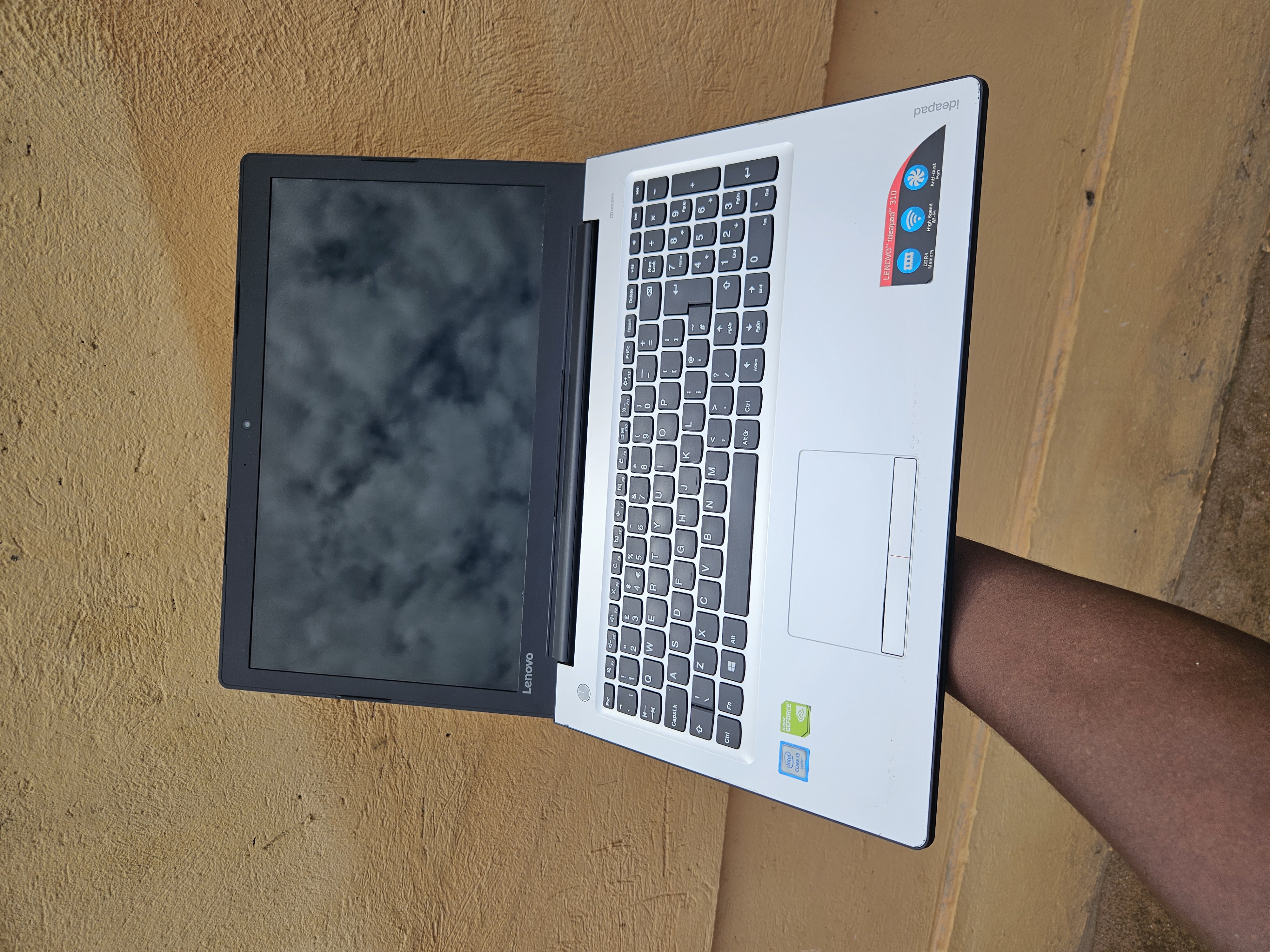 Gaming Lenovo ideapad 15