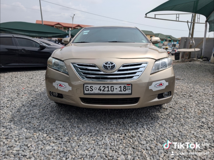 Toyota Camry (hybrid)