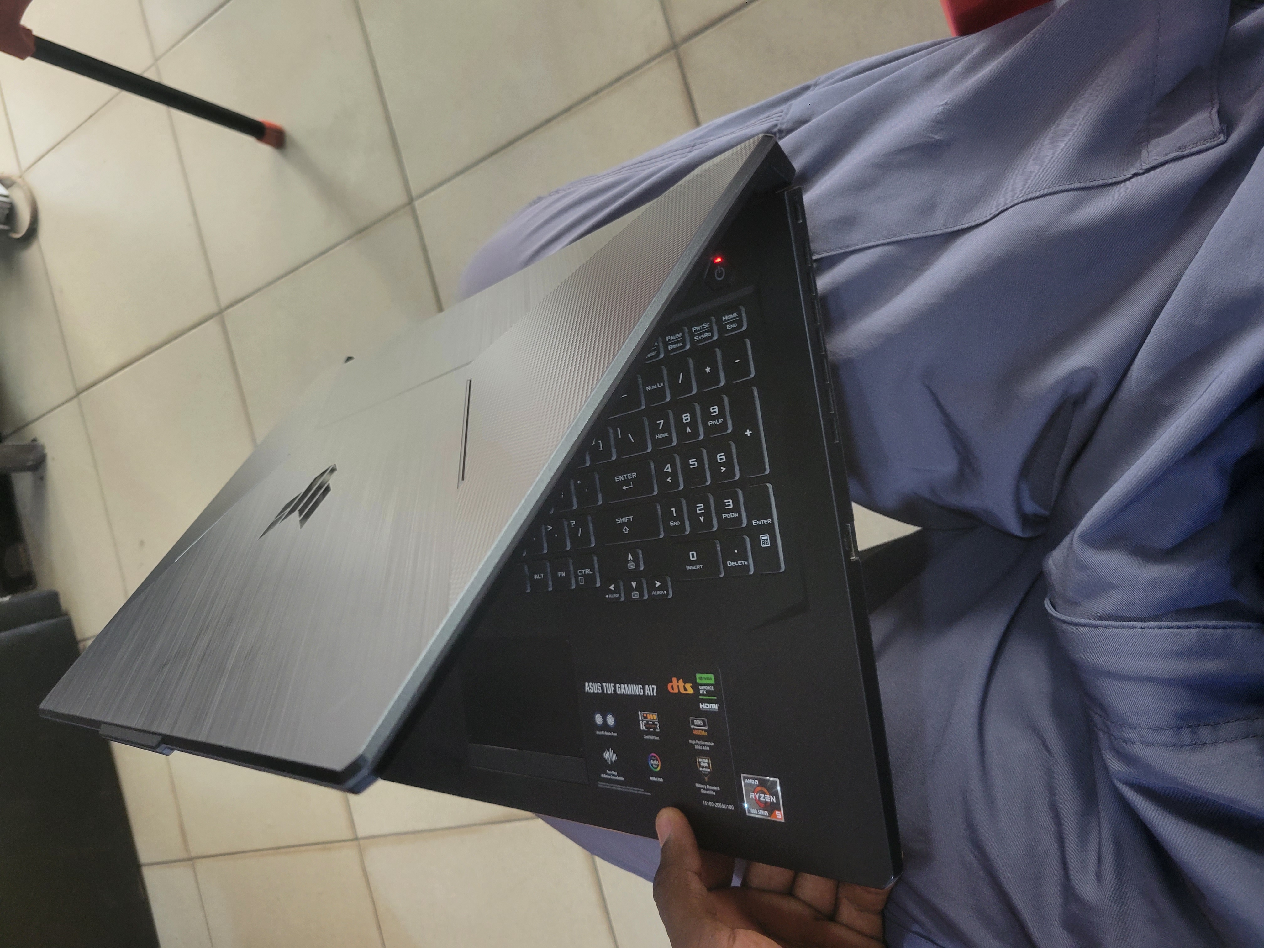 ASUS TUF Gaming A17 FA706NF - Ryzen 5, RTX 2050, 16GB RAM, 512GB SSD