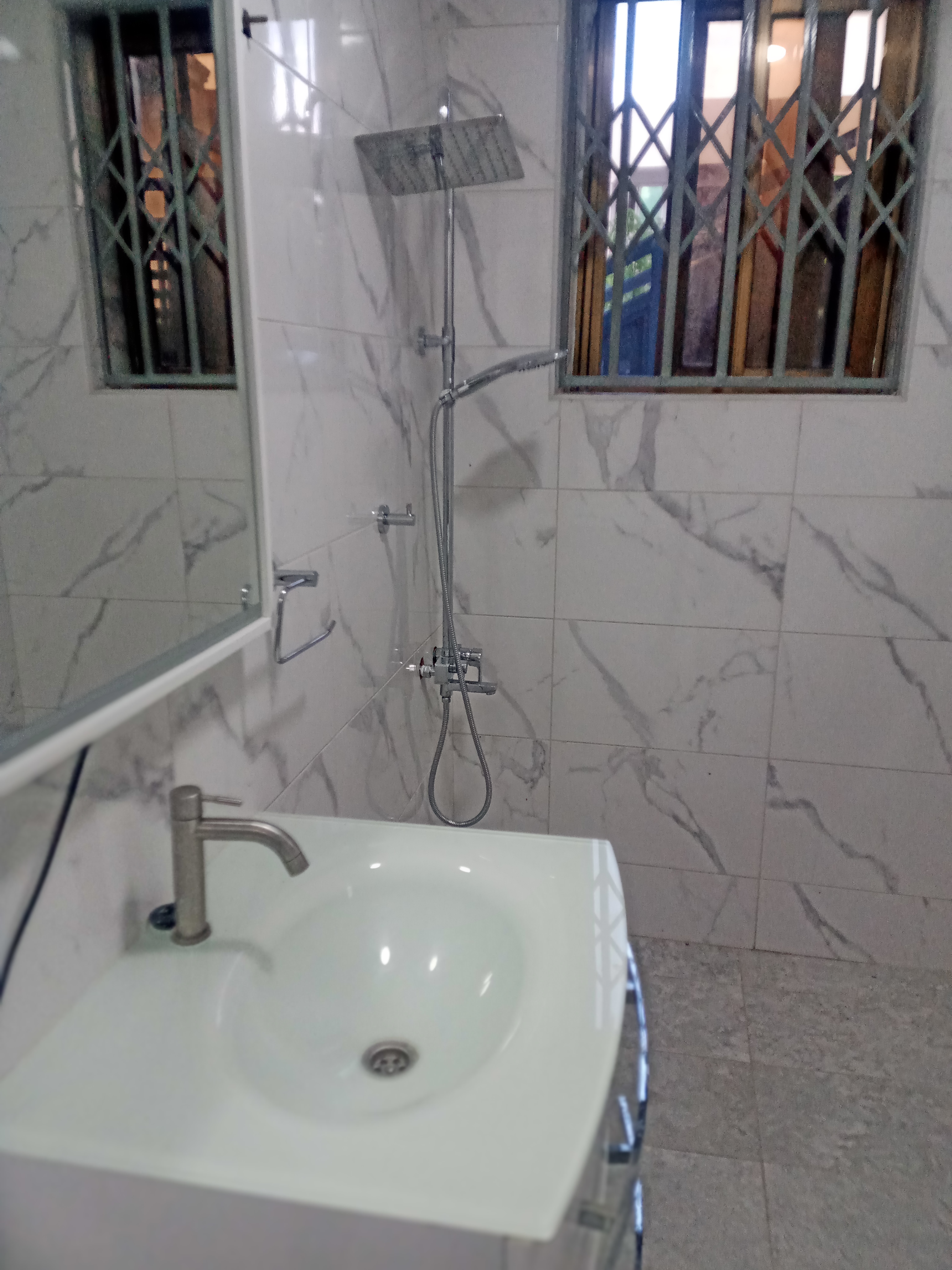 3 bedrooms apartment for rent in Ashongman estate