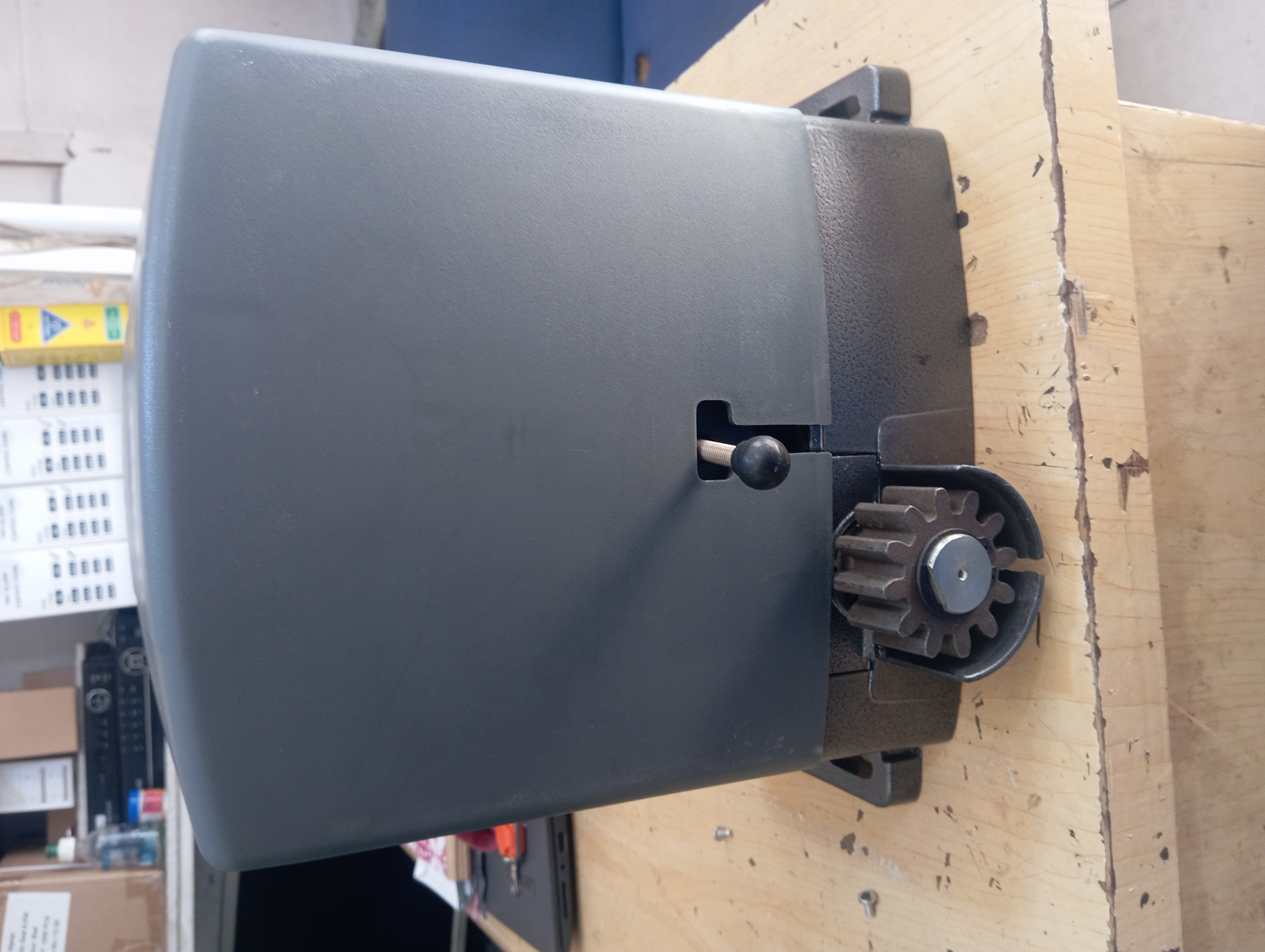 Automatic gate motor