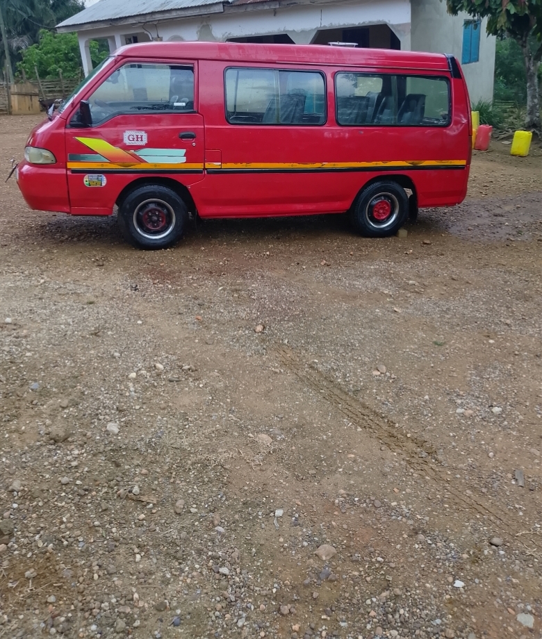 HYUNDAI H100  local used